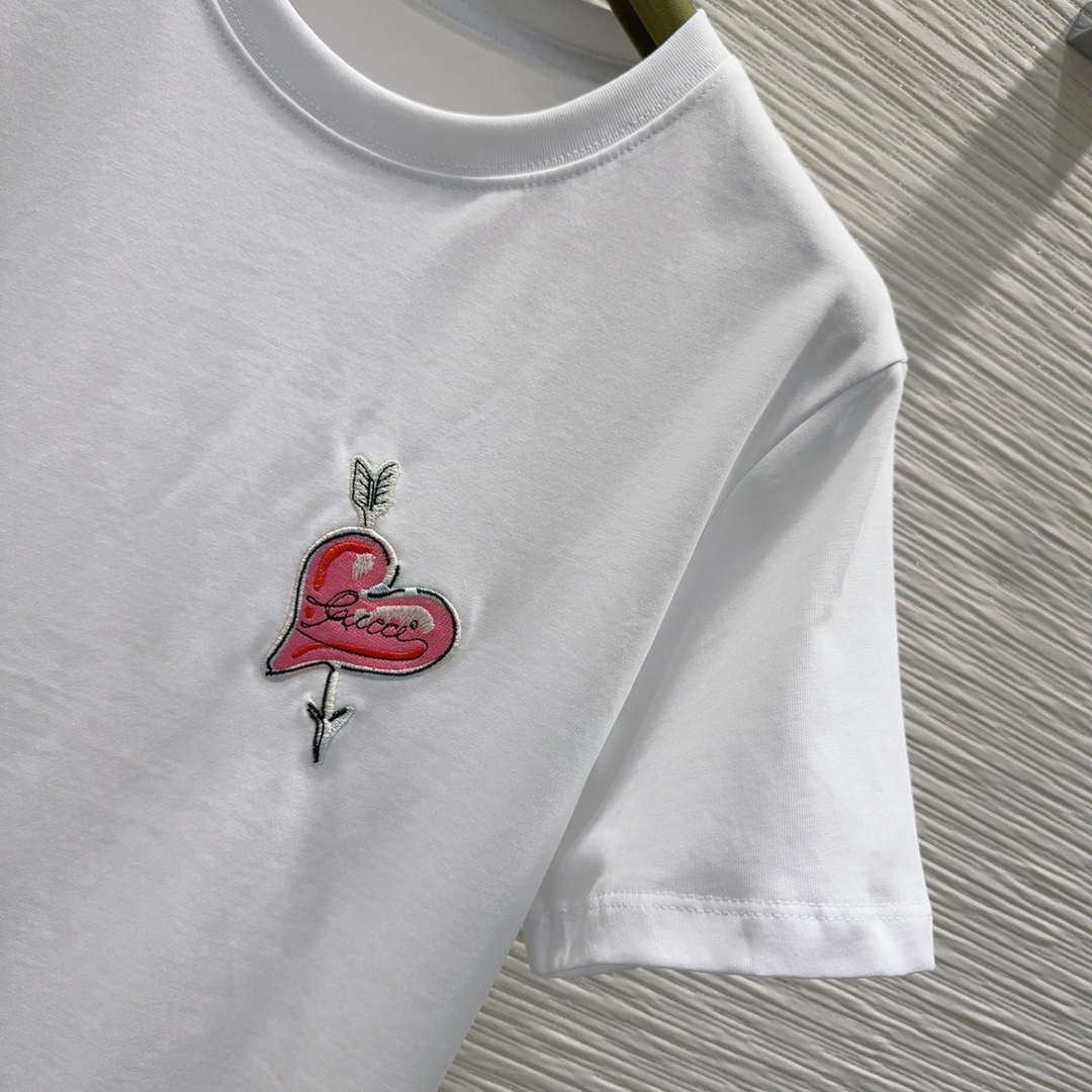 Gucci Women Slogan cotton short-sleeved T-shirt G85288