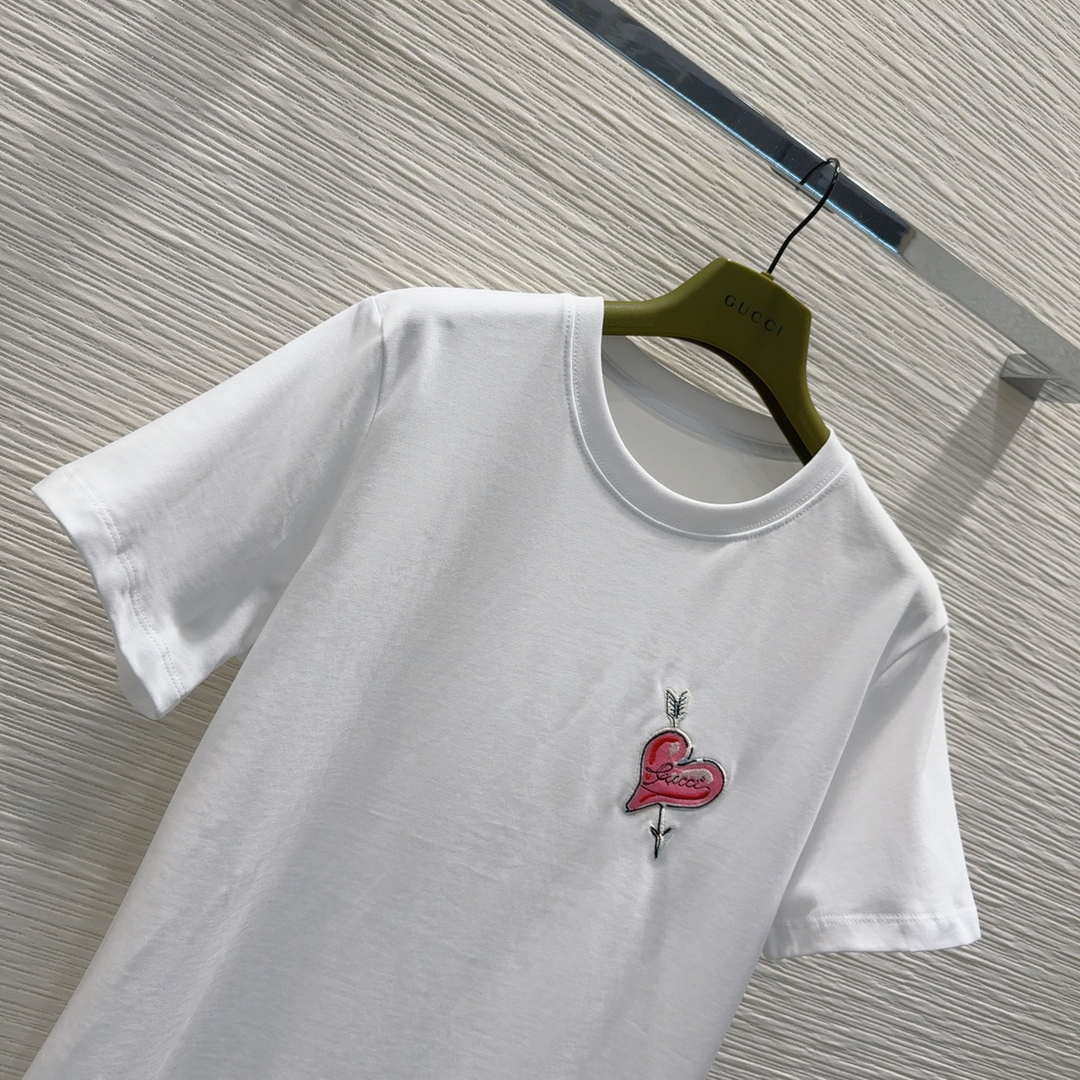 Gucci Women Slogan cotton short-sleeved T-shirt G85288