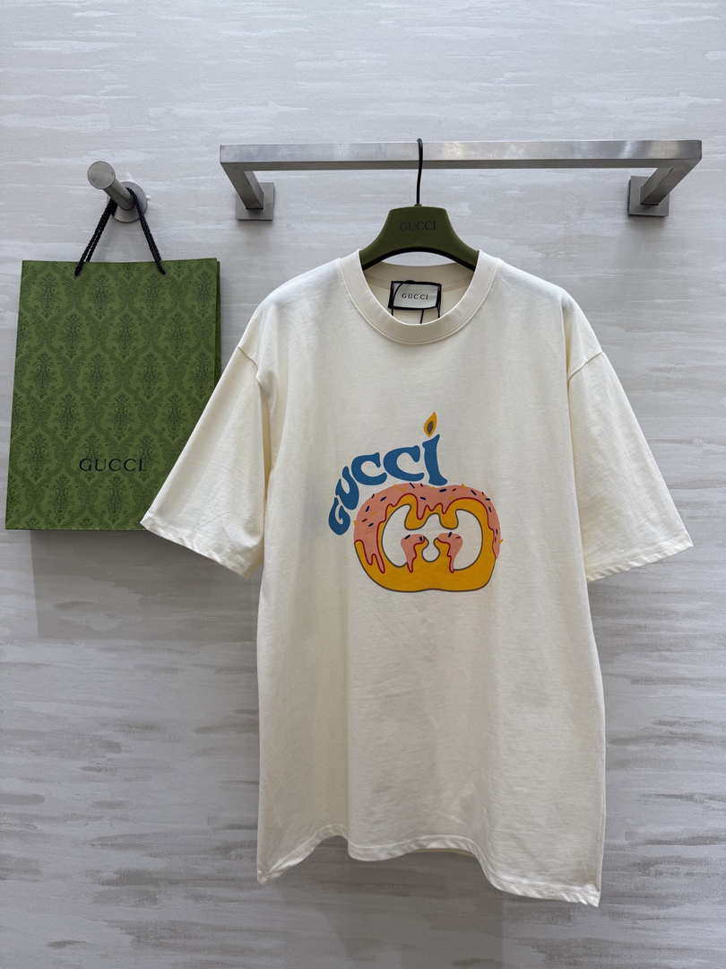 Gucci Women Slogan cotton short-sleeved T-shirt G85289