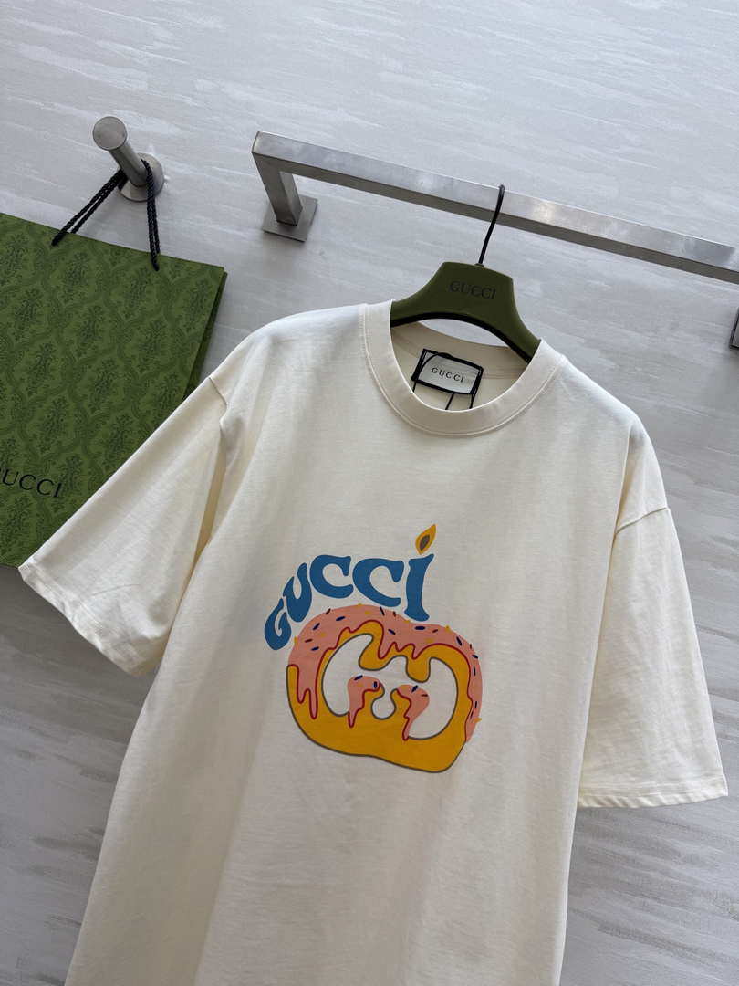Gucci Women Slogan cotton short-sleeved T-shirt G85289