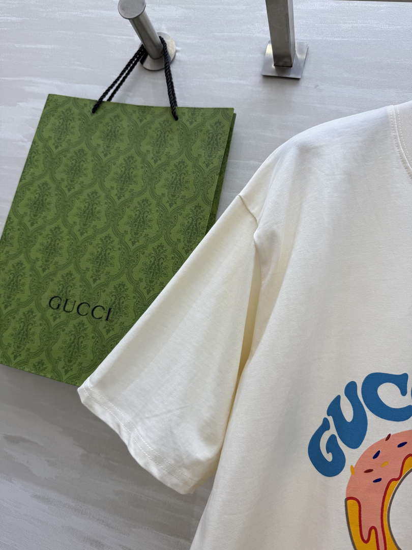 Gucci Women Slogan cotton short-sleeved T-shirt G85289