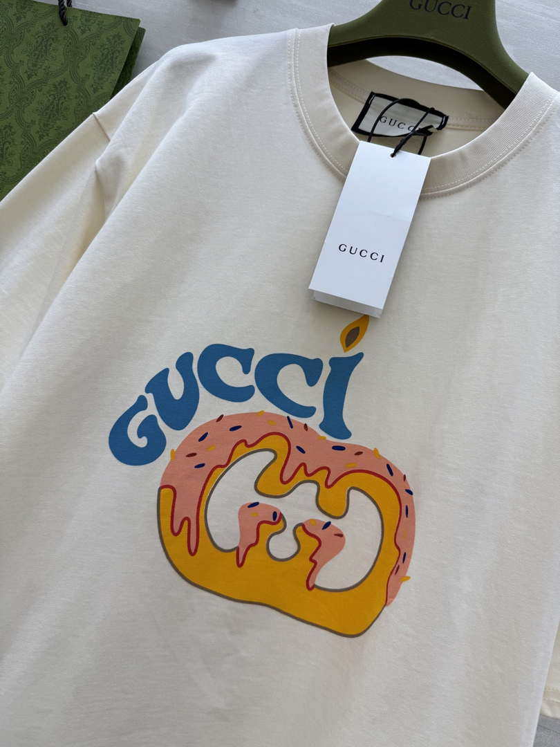 Gucci Women Slogan cotton short-sleeved T-shirt G85289