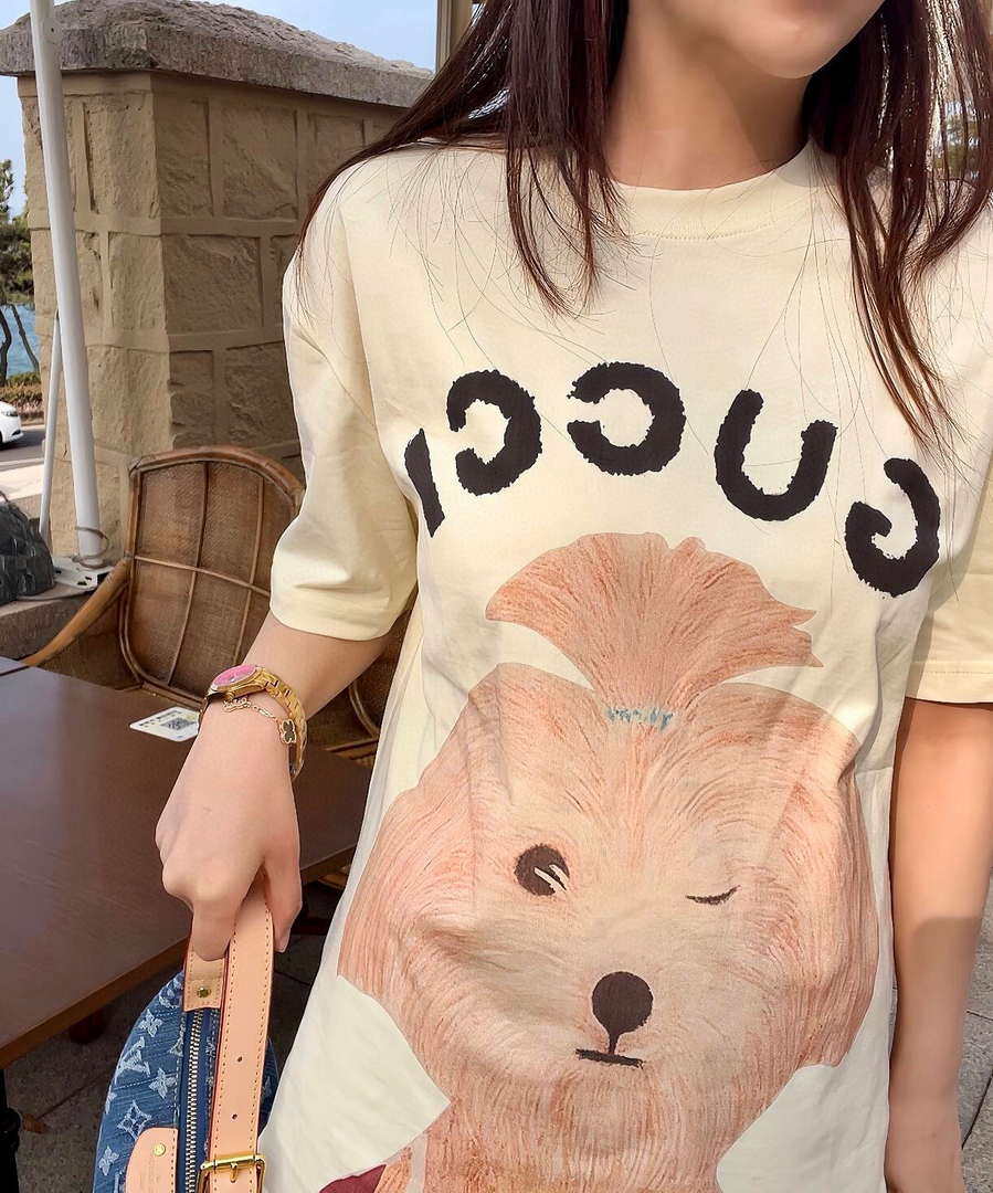 Gucci Women Slogan cotton short-sleeved T-shirt G85290