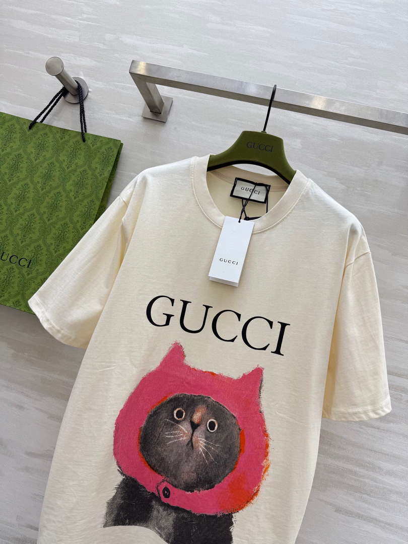 Gucci Women Slogan cotton short-sleeved T-shirt G85291