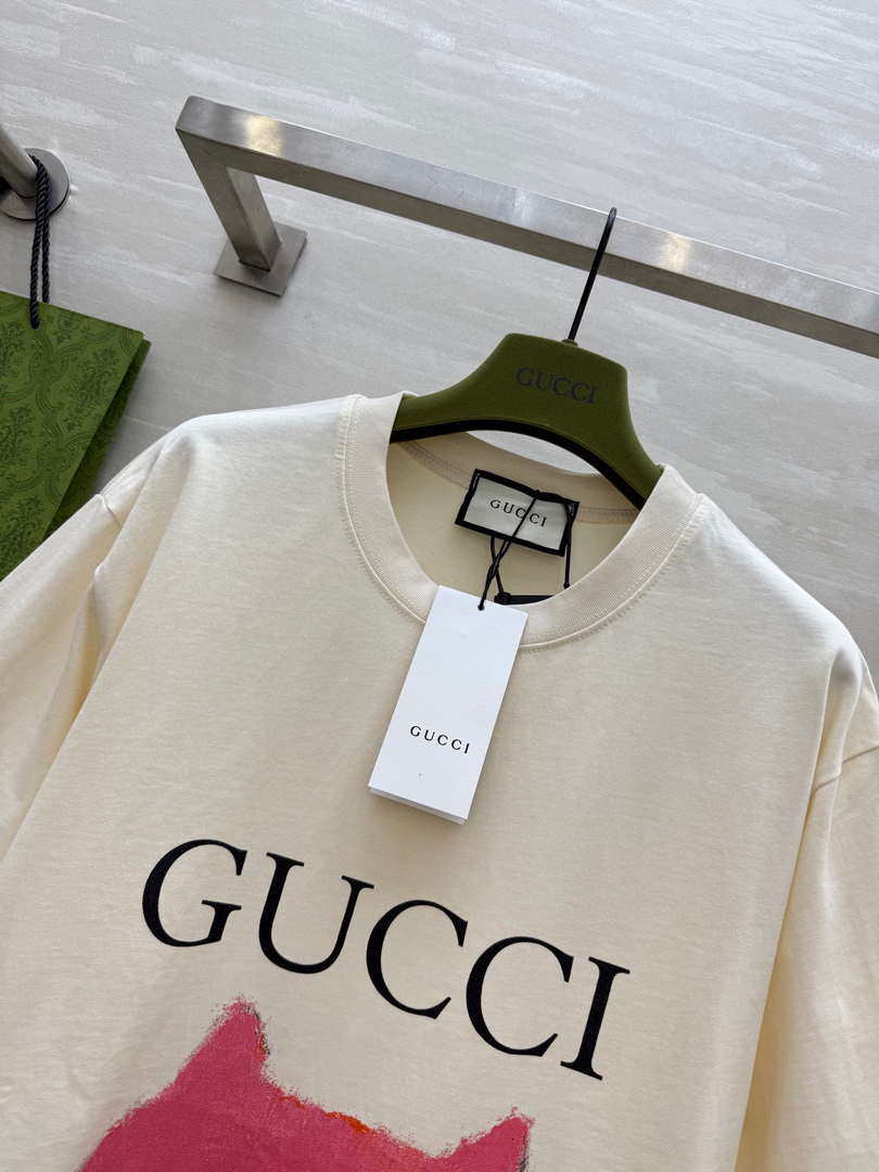Gucci Women Slogan cotton short-sleeved T-shirt G85291