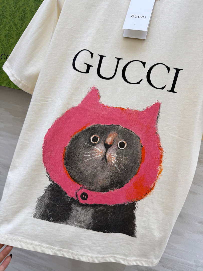 Gucci Women Slogan cotton short-sleeved T-shirt G85291