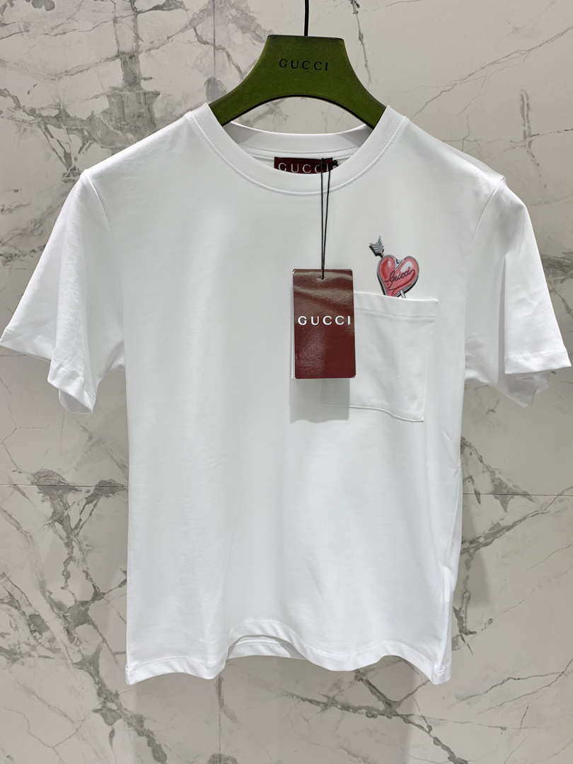 Gucci Women Slogan cotton short-sleeved T-shirt G85292