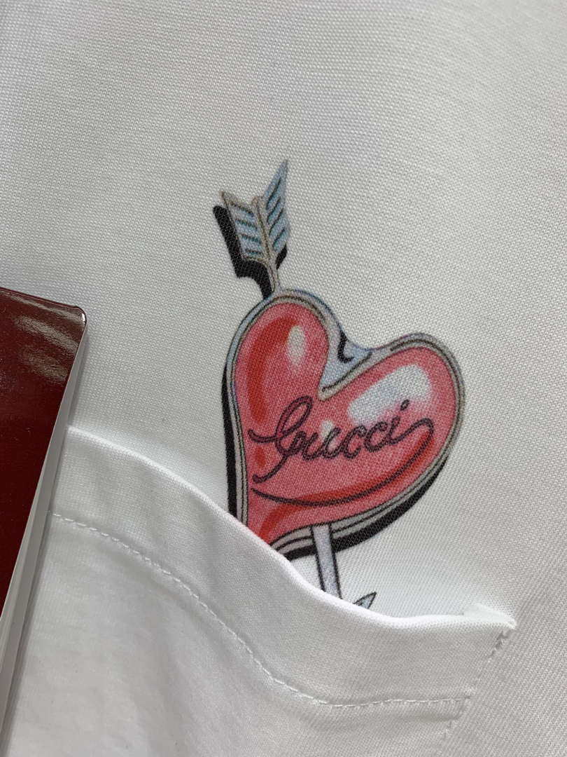 Gucci Women Slogan cotton short-sleeved T-shirt G85292
