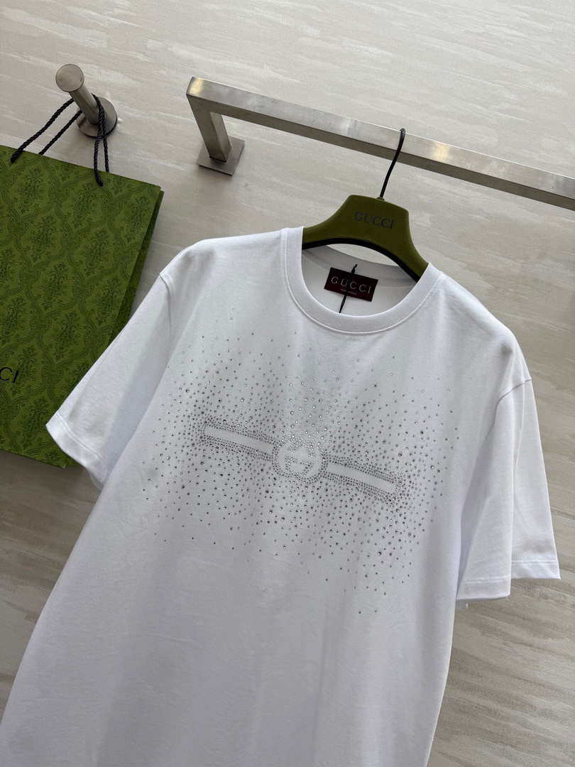 Gucci Women Slogan cotton short-sleeved T-shirt G85294