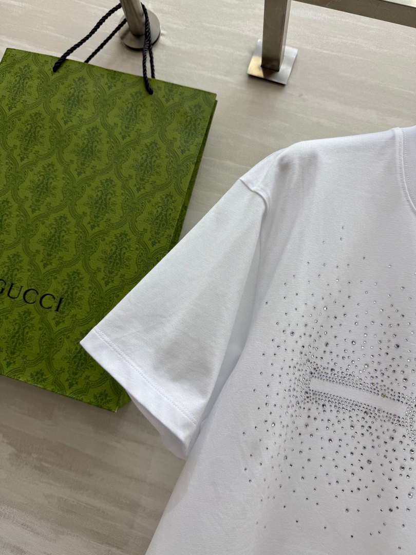 Gucci Women Slogan cotton short-sleeved T-shirt G85294