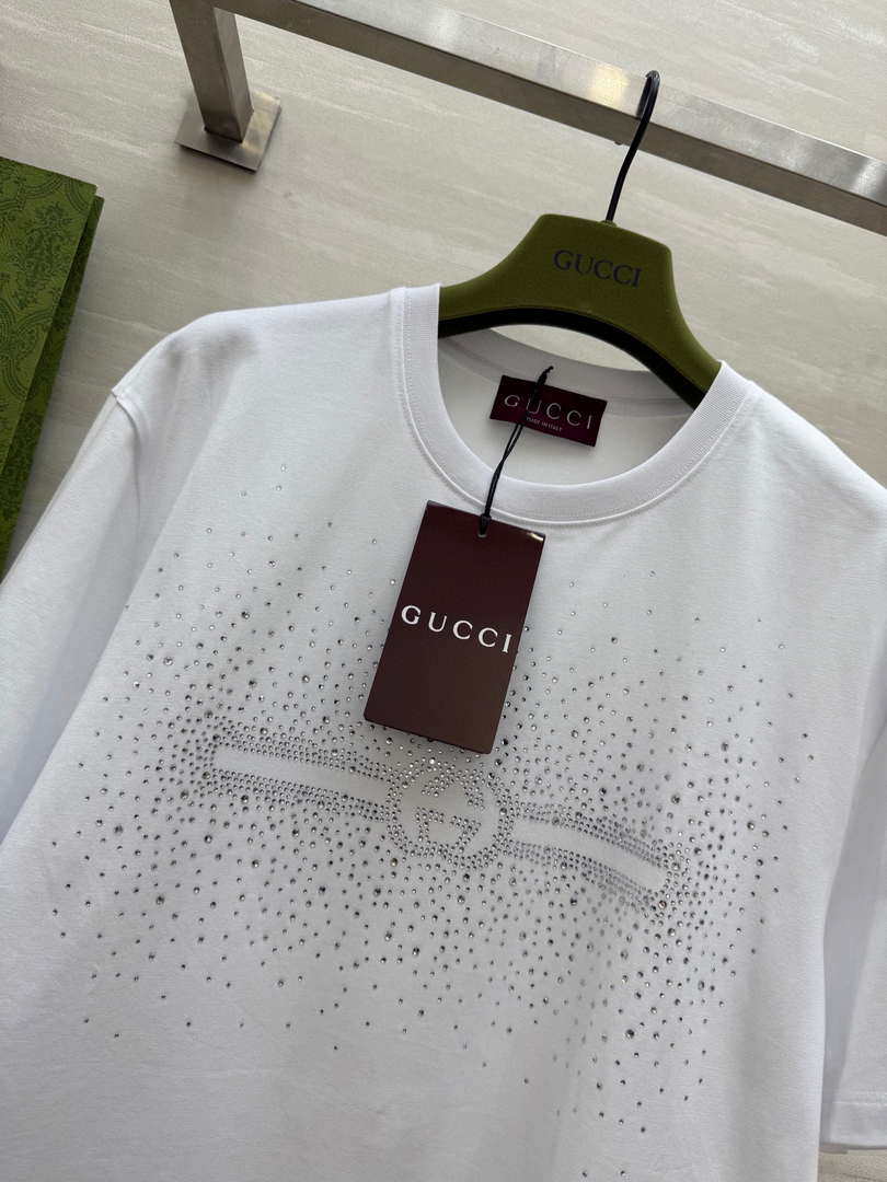 Gucci Women Slogan cotton short-sleeved T-shirt G85294