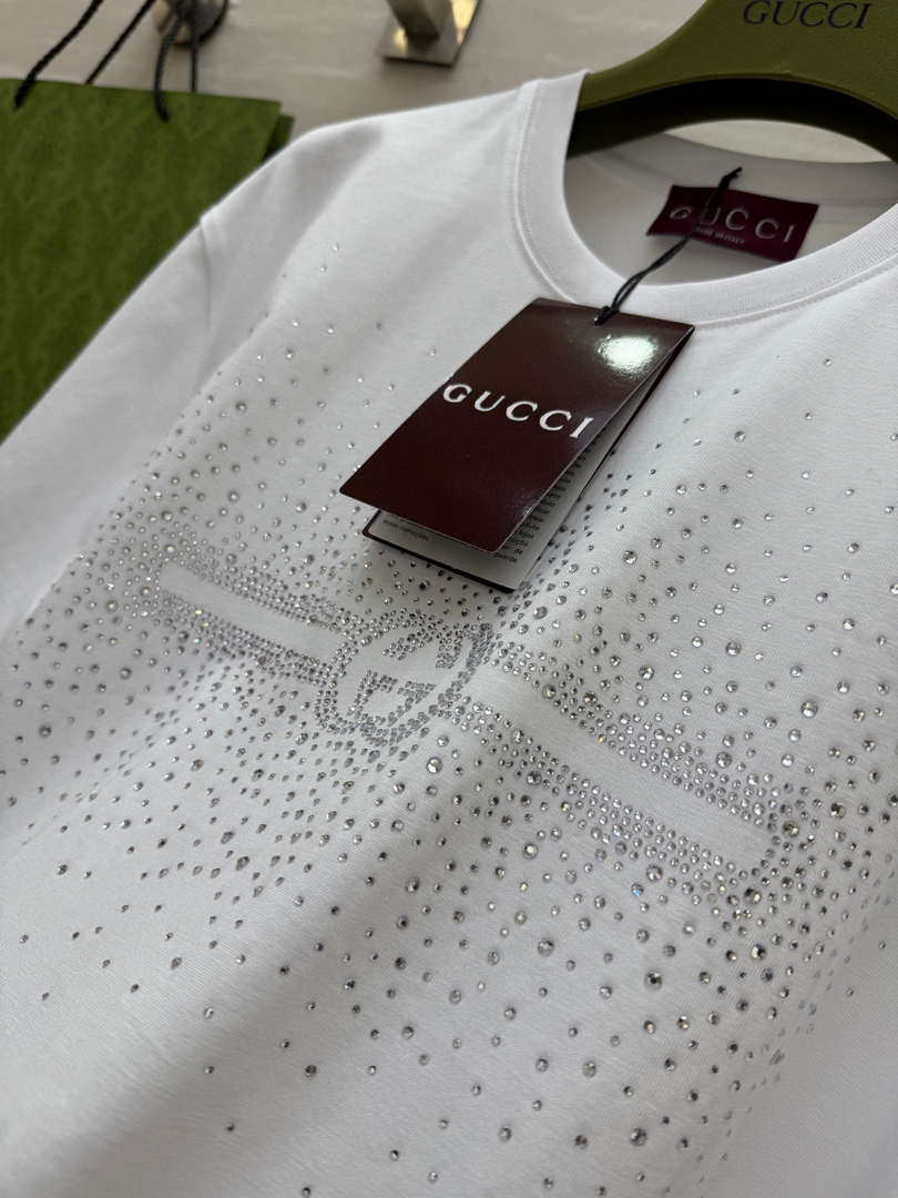 Gucci Women Slogan cotton short-sleeved T-shirt G85294