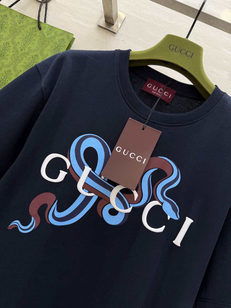 Gucci Women Slogan cotton short-sleeved T-shirt G85295