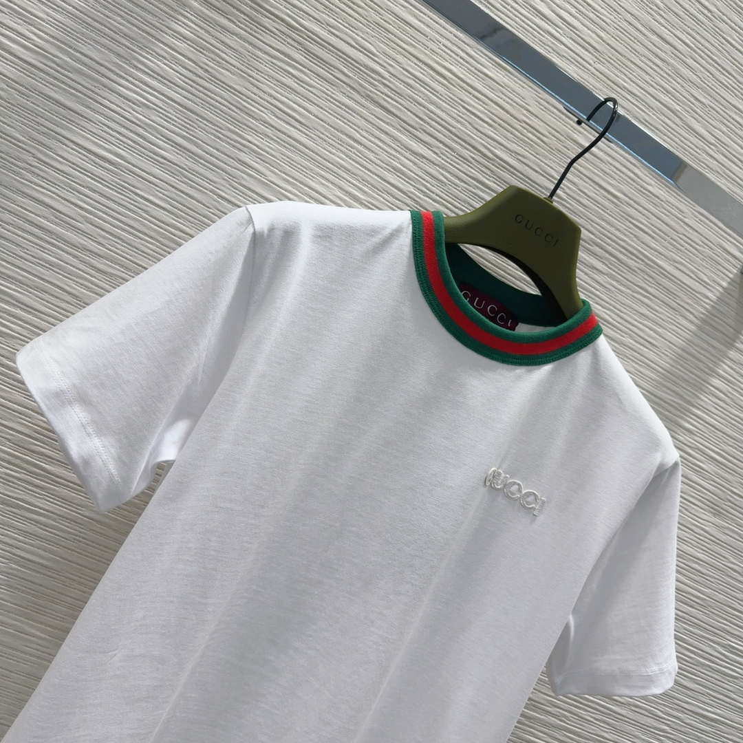 Gucci Women Slogan cotton short-sleeved T-shirt G85296
