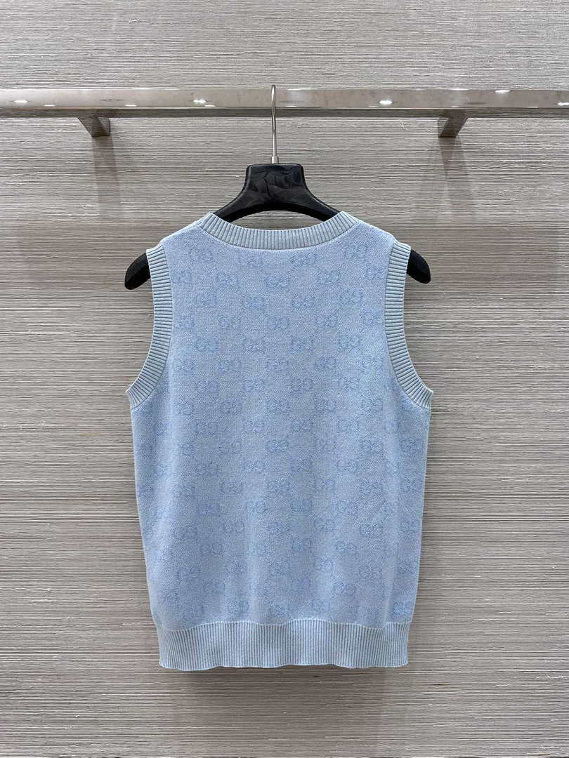 Gucci Women Vintage jacquard all over GG wool vest top G85268