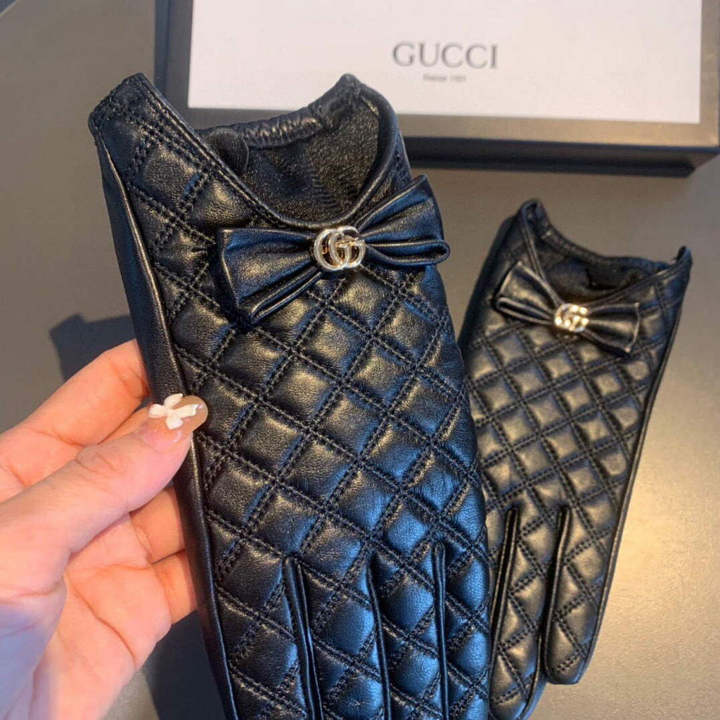 Gucci Women's Gloves GG Marmont Chevron Leather Gloves 477965