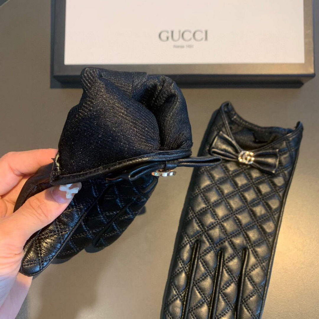 Gucci Women's Gloves GG Marmont Chevron Leather Gloves 477965