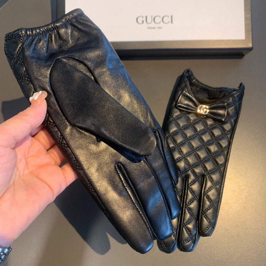 Gucci Women's Gloves GG Marmont Chevron Leather Gloves 477965