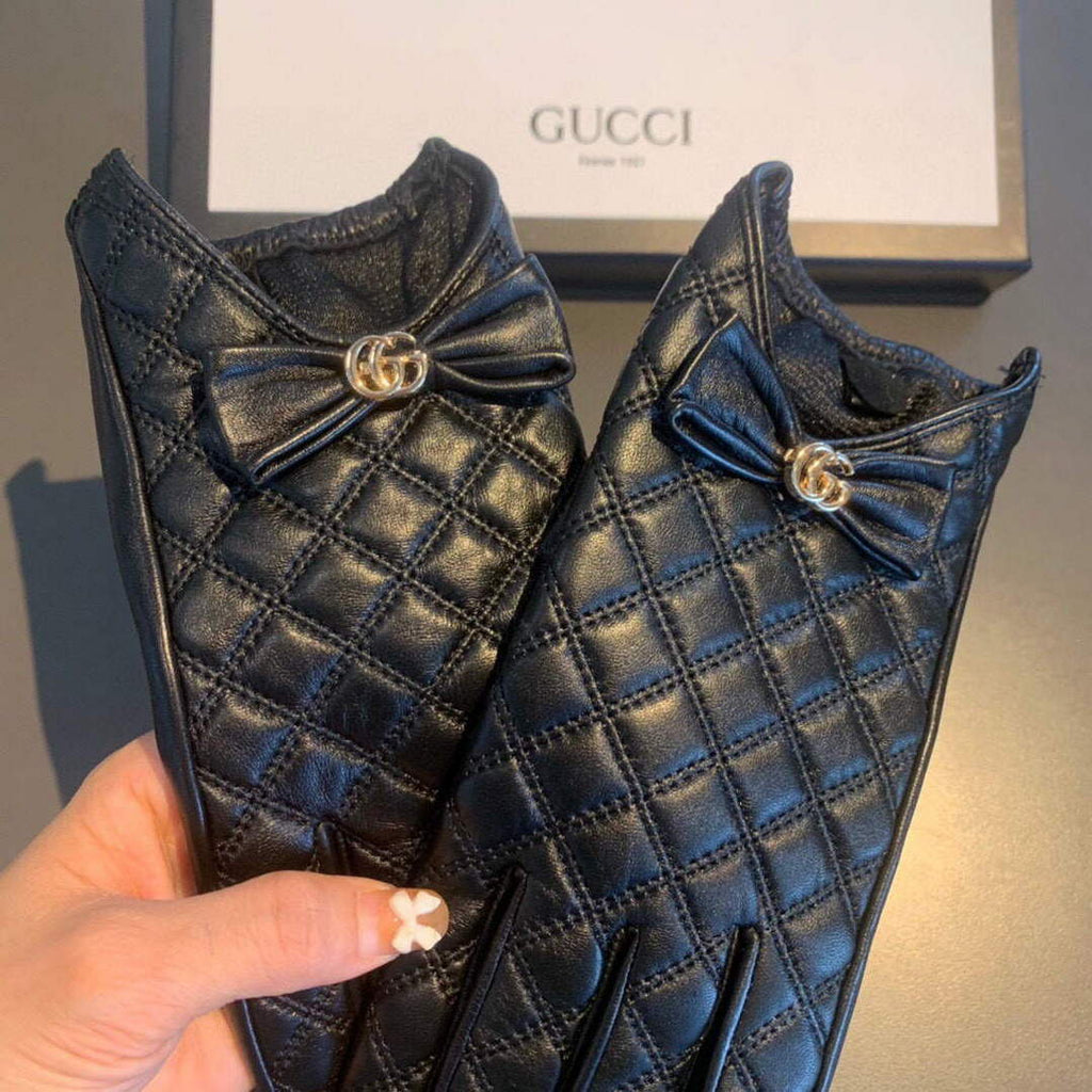 Gucci Women's Gloves GG Marmont Chevron Leather Gloves 477965