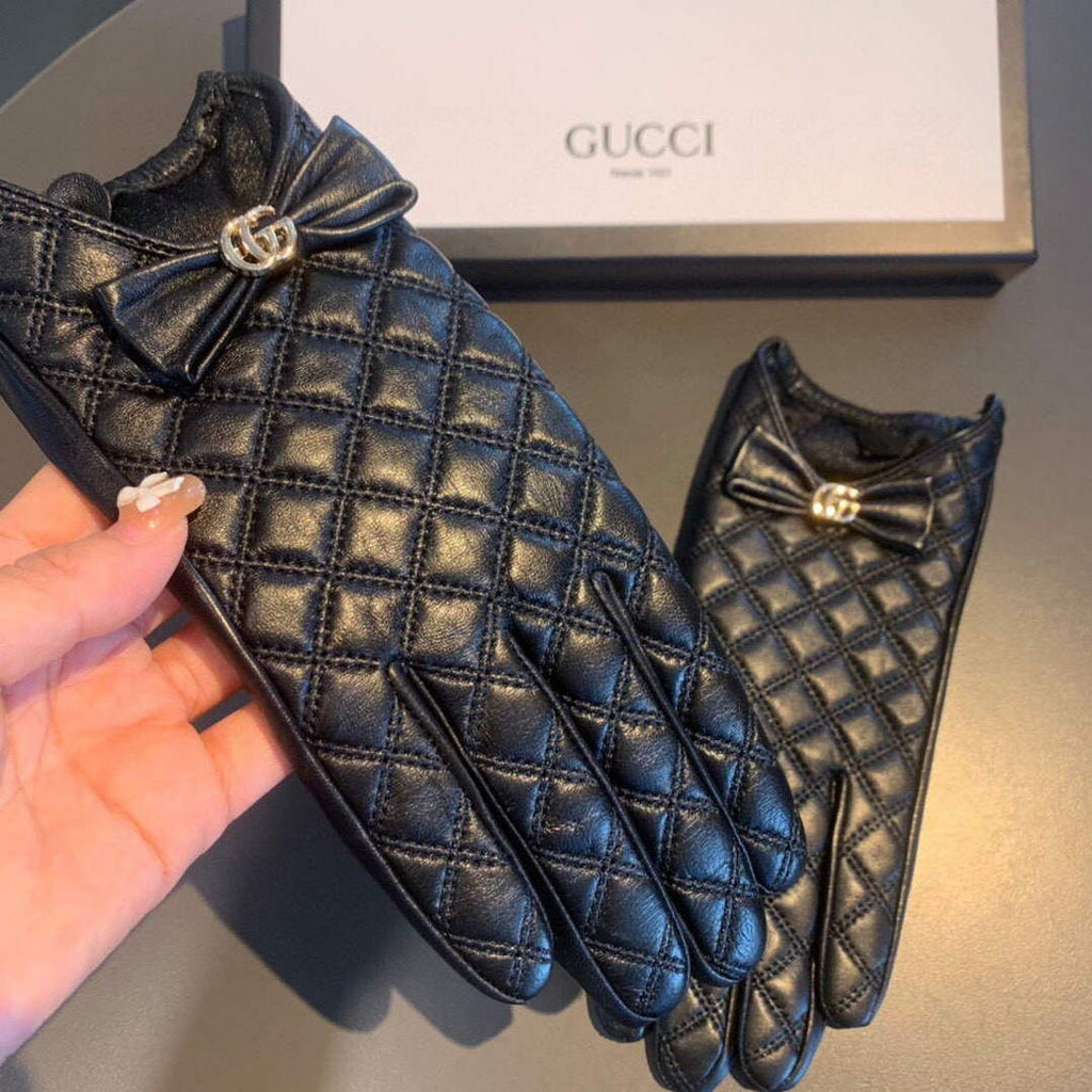 Gucci Women's Gloves GG Marmont Chevron Leather Gloves 477965