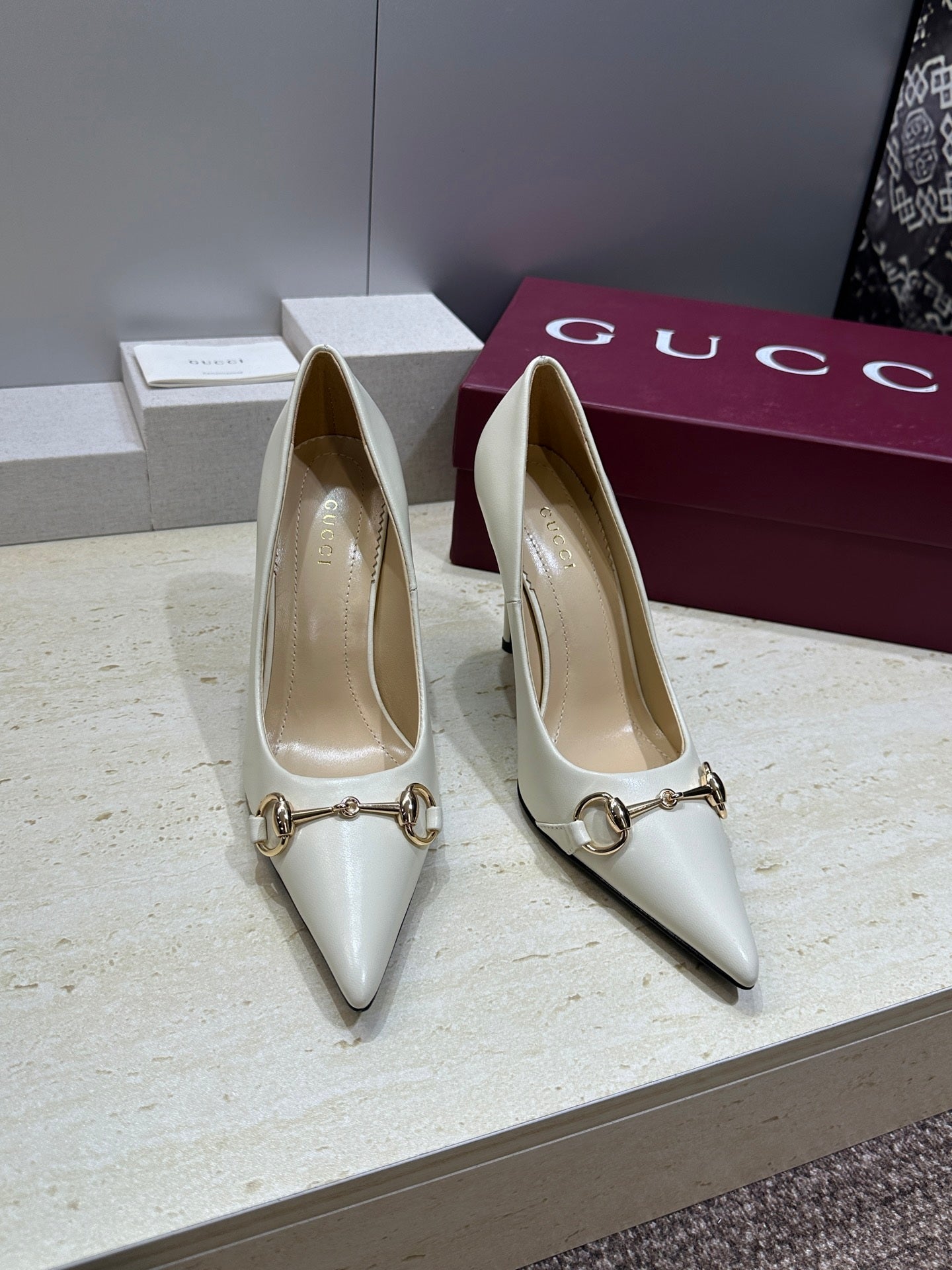 Gucci Women's Pointed-toe High Heels Shoes 9.5cm G86231 - Euro 35=US 4 - View 1