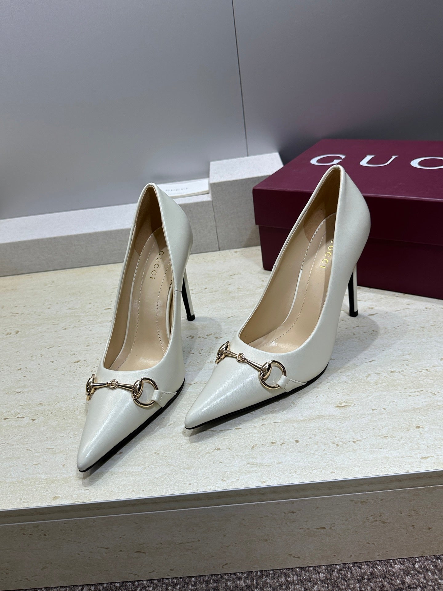 Gucci Women's Pointed-toe High Heels Shoes 9.5cm G86231 - Euro 35=US 4 - View 3