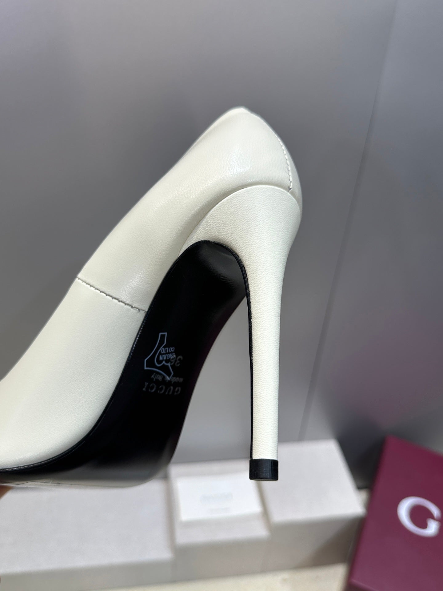 Gucci Women's Pointed-toe High Heels Shoes 9.5cm G86231 - Euro 35=US 4 - View 9
