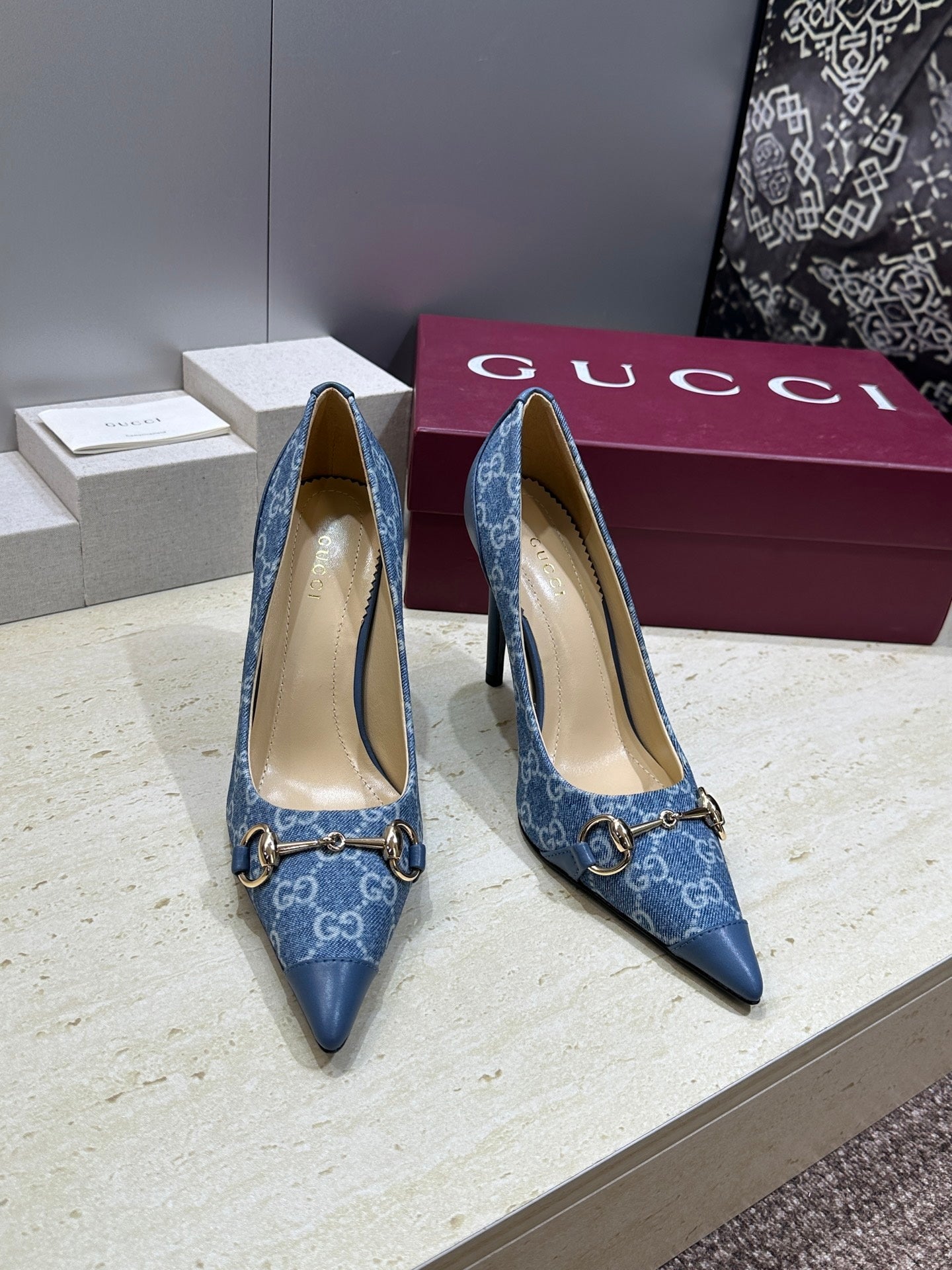 Gucci Women's Pointed-toe High Heels Shoes 9.5cm G86233 - Euro 35=US 4 - View 1