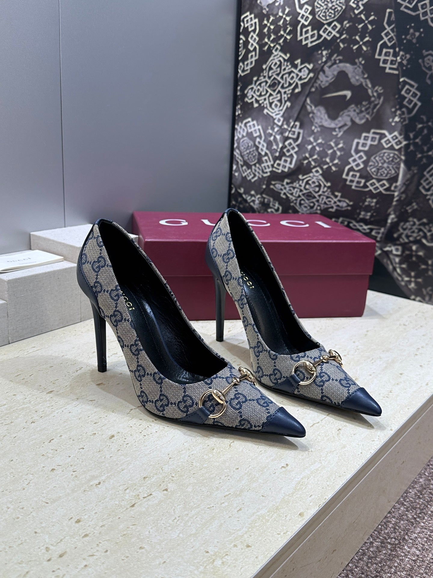 Gucci Women's Pointed-toe High Heels Shoes 9.5cm G86235 - Euro 35=US 4 - View 1