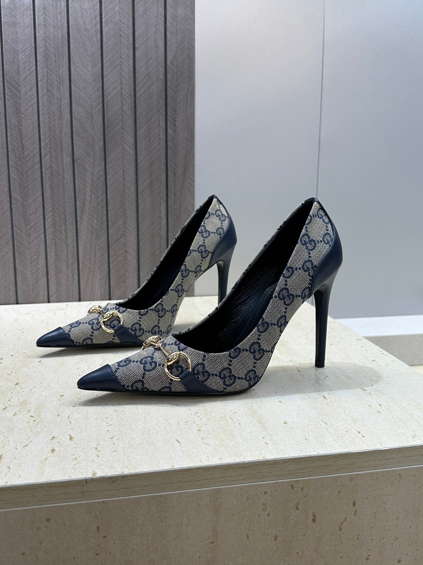 Gucci Women's Pointed-toe High Heels Shoes 9.5cm G86235 - Euro 35=US 4 - View 5