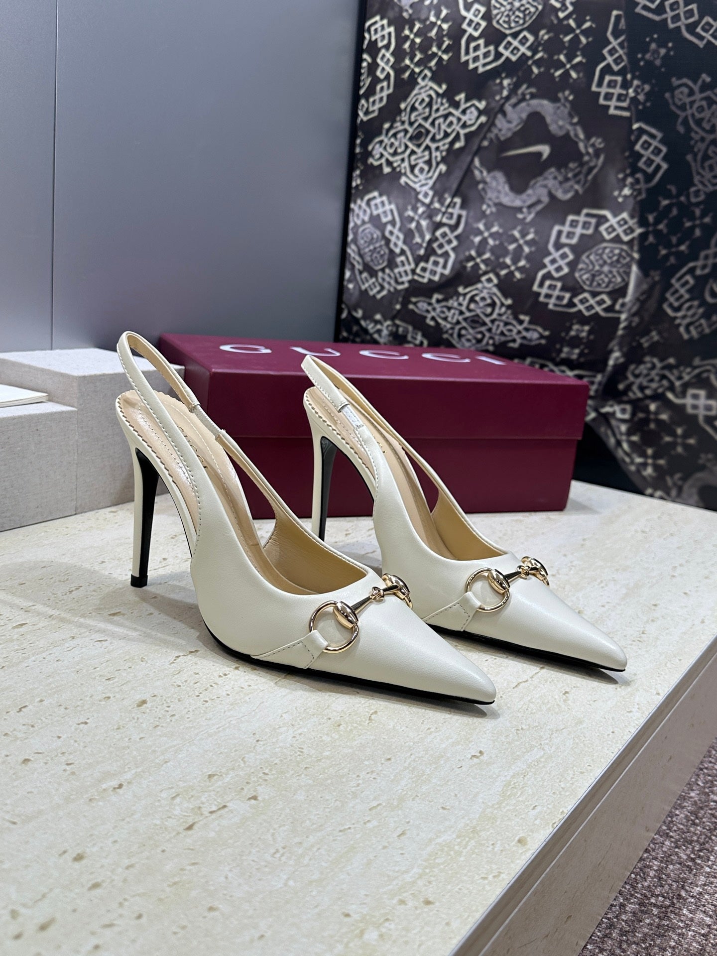 Gucci Women's Pointed-toe Slingback High Heels Shoes 9.5cm G86237 - Euro 35=US 4 - View 2