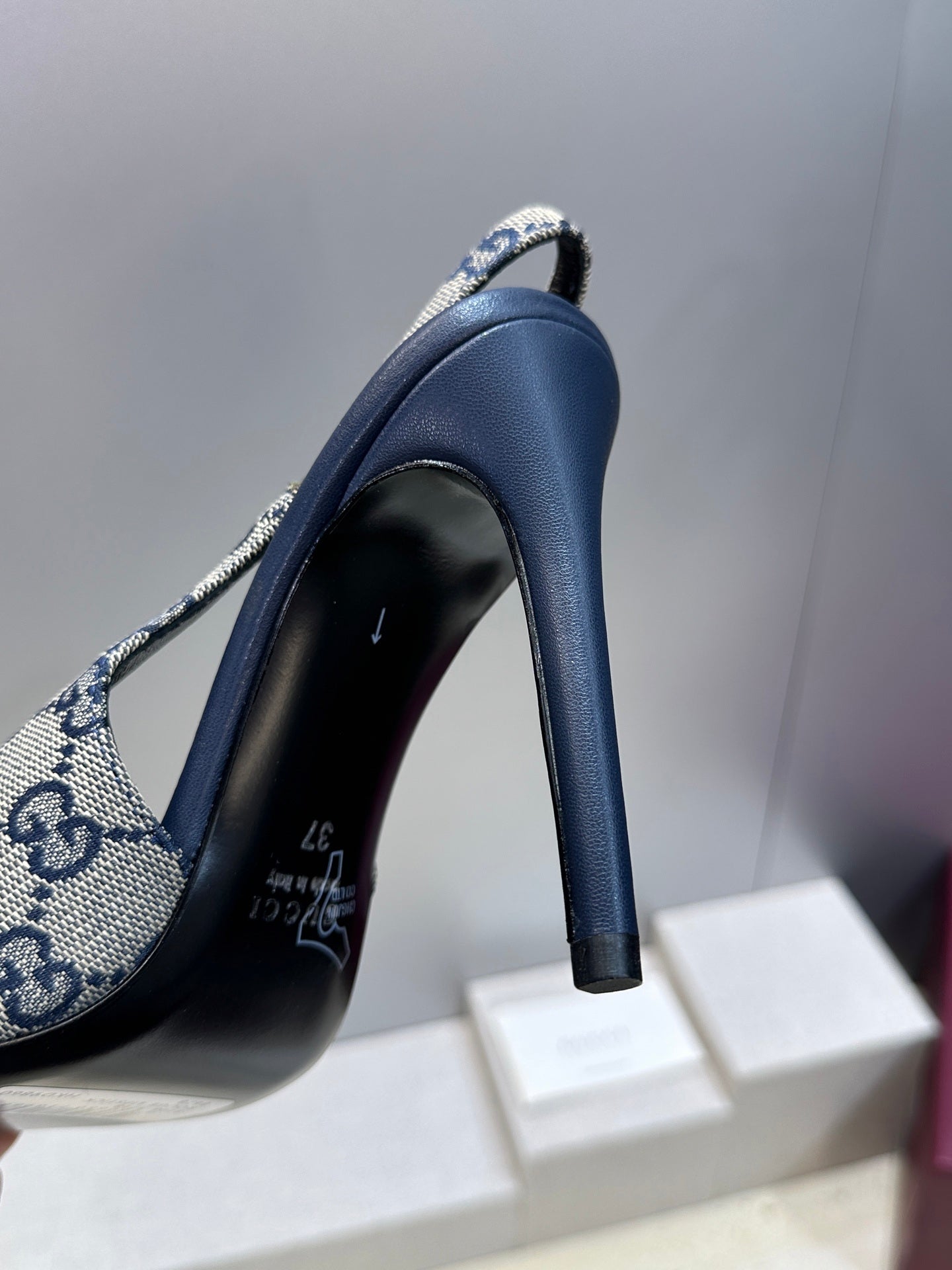 Gucci Women's Pointed-toe Slingback High Heels Shoes 9.5cm G86238 - Euro 35=US 4 - View 9