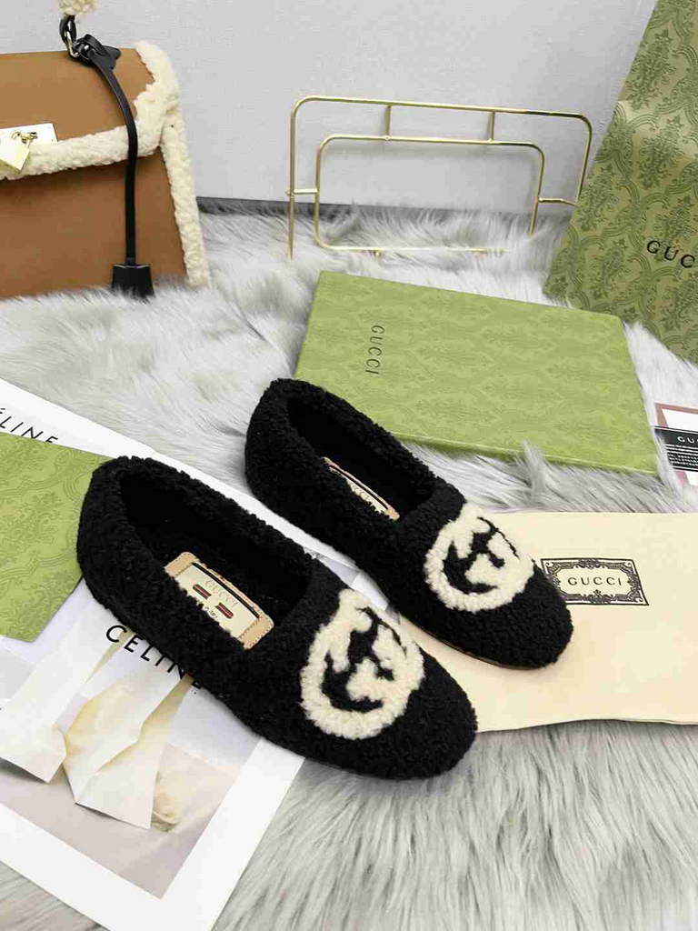 Gucci 646225 Women's slide sandal with Interlocking G G80312