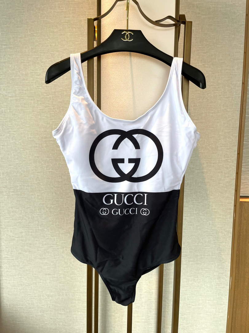 Gucci Women's swimsuit Gucci One-Piece Bikini 689002