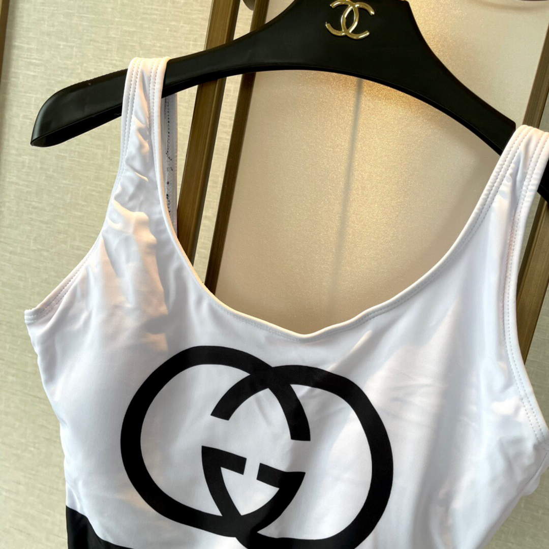 Gucci Women's swimsuit Gucci One-Piece Bikini 689002
