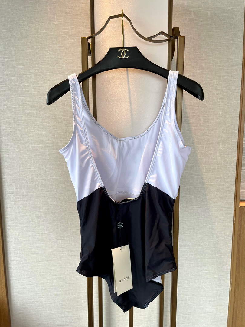 Gucci Women's swimsuit Gucci One-Piece Bikini 689002