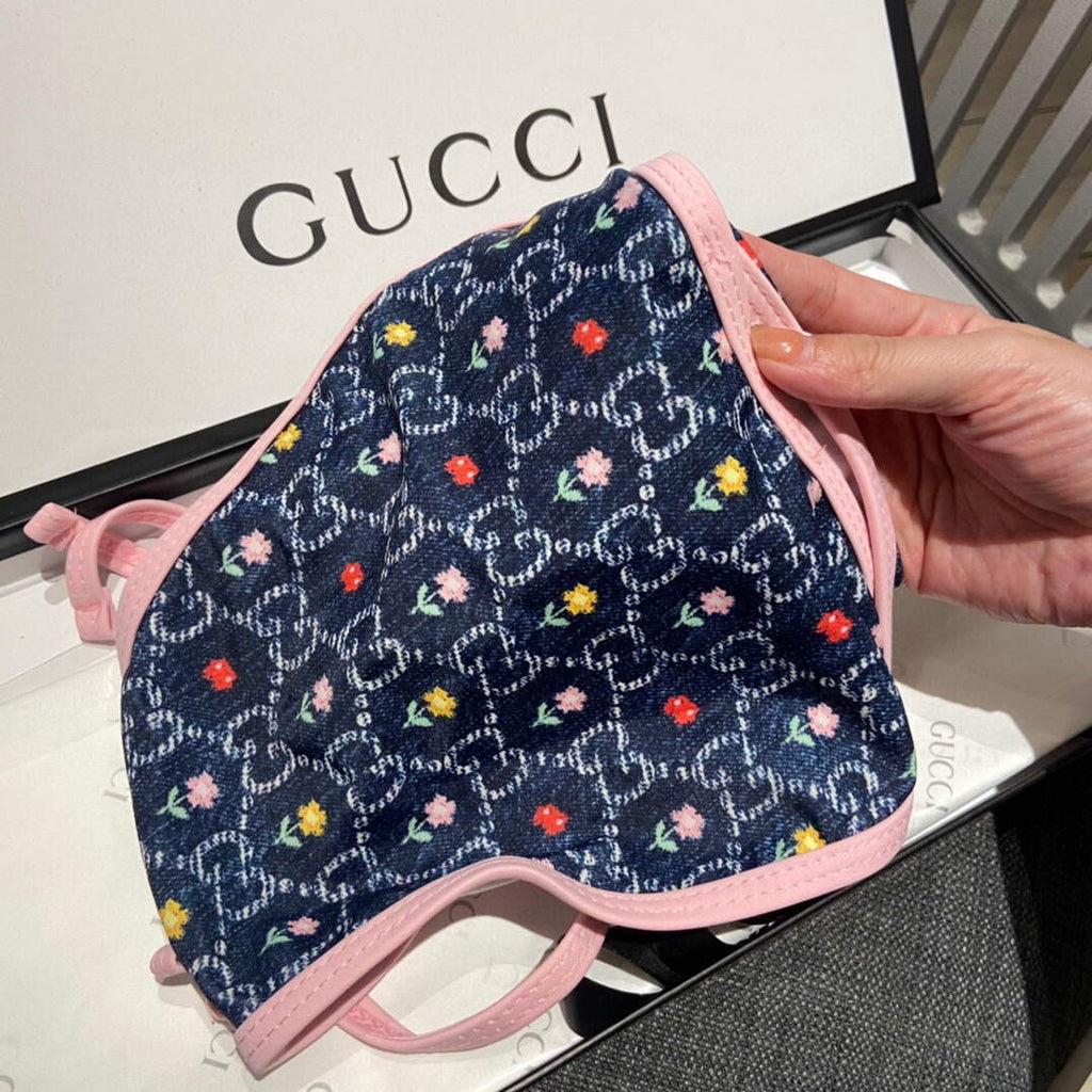 Gucci Women's swimsuit with Gucci Bikini 688996