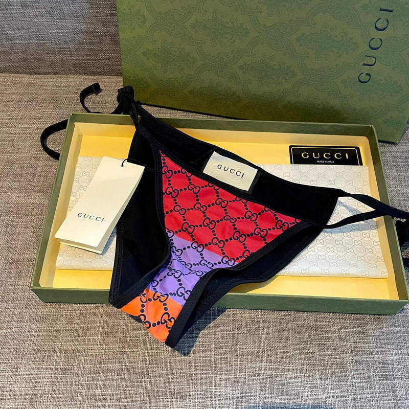 Gucci Women's swimsuit with Gucci Bikini 688998