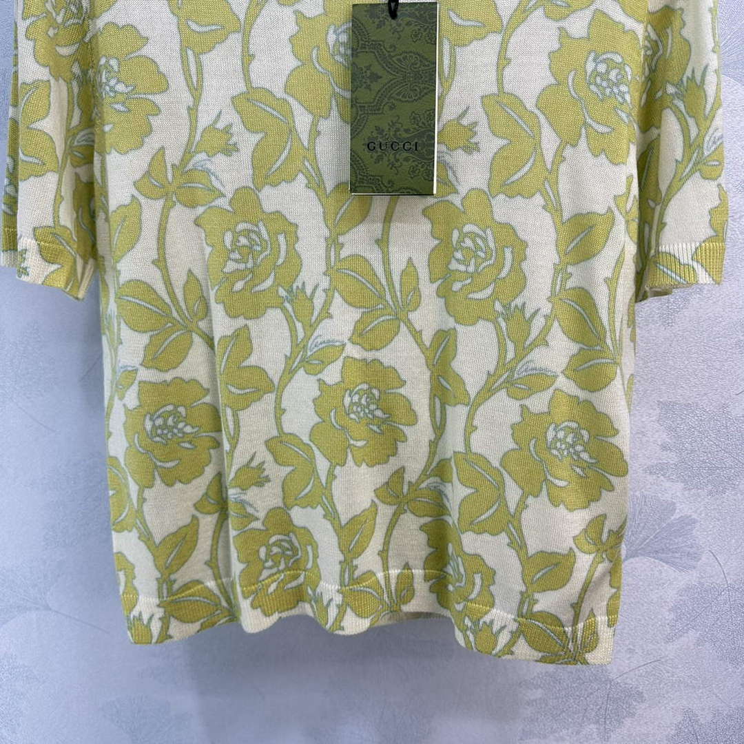 Gucci Women's T-shirt Fashion Clothing G68520