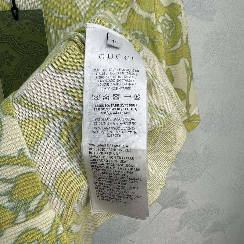 Gucci Women's T-shirt Fashion Clothing G68520