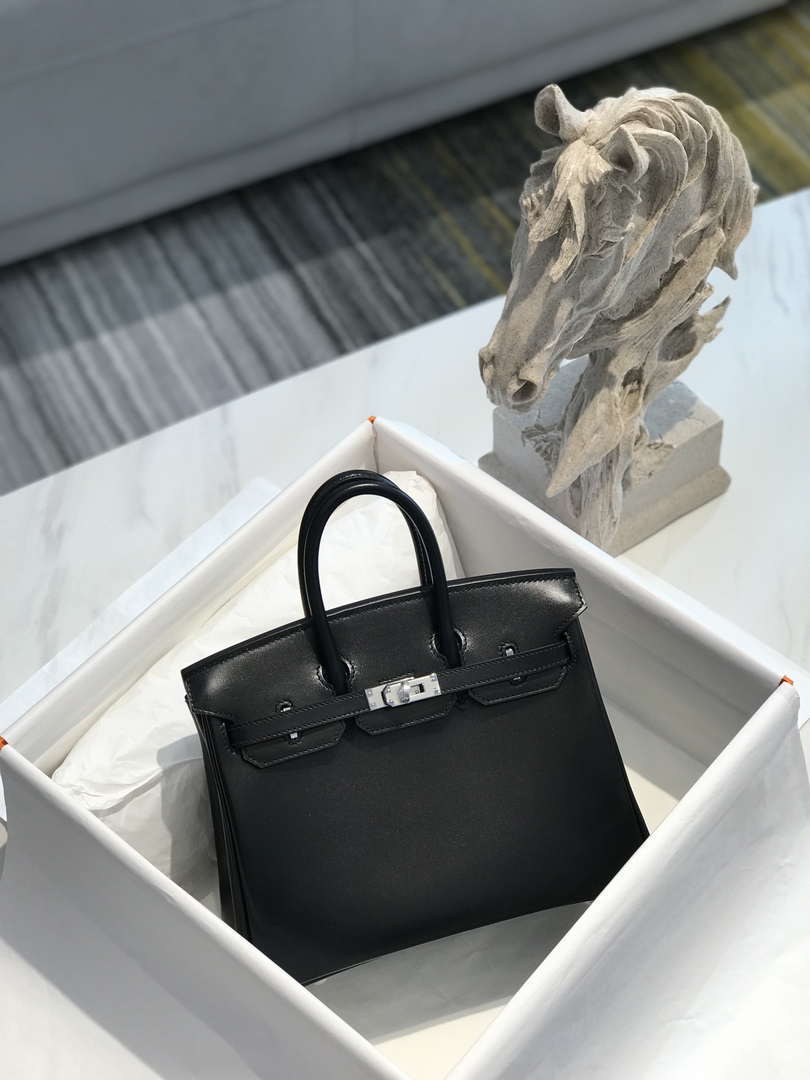 Hermes Birkin Tote Bag Fine grain calfskin Silver H28820
