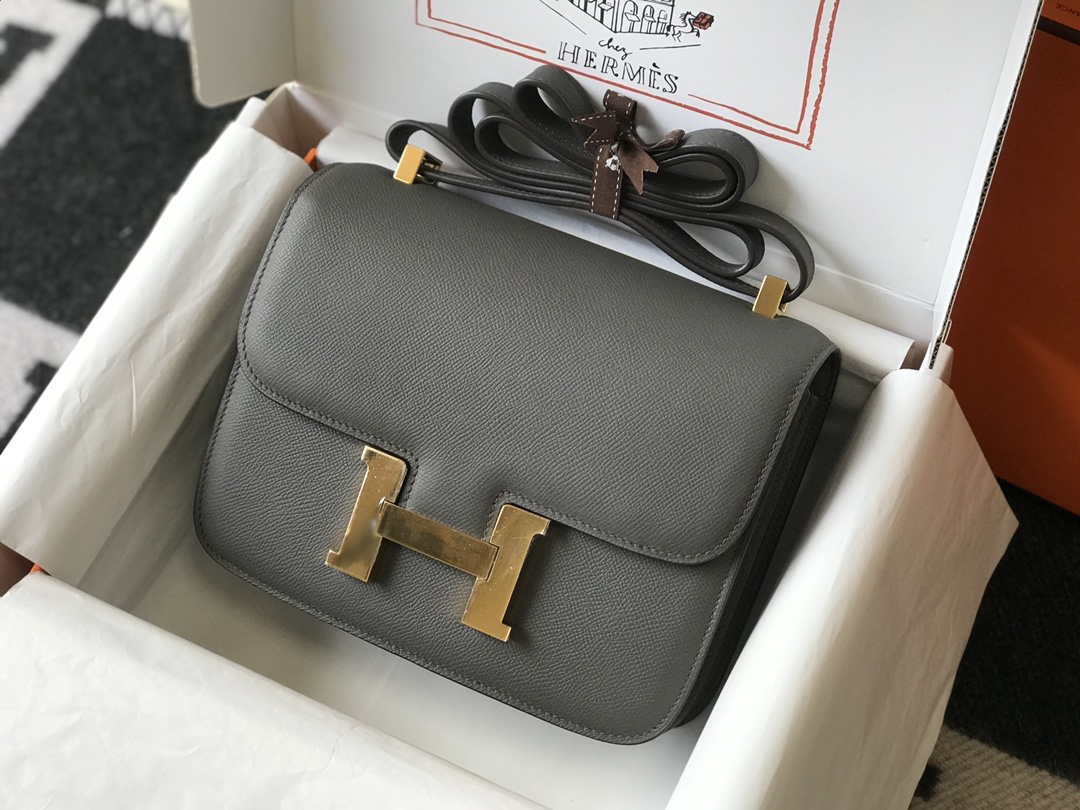 Hermes Constance Cross Body Bag Epsom Leather Gold H28402 - 18CM - View 2