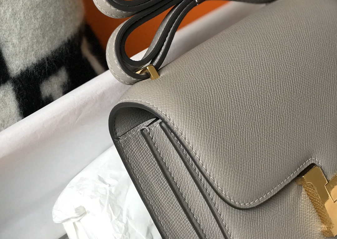 Hermes Constance Cross Body Bag Epsom Leather Gold H28403 - 18CM - View 6