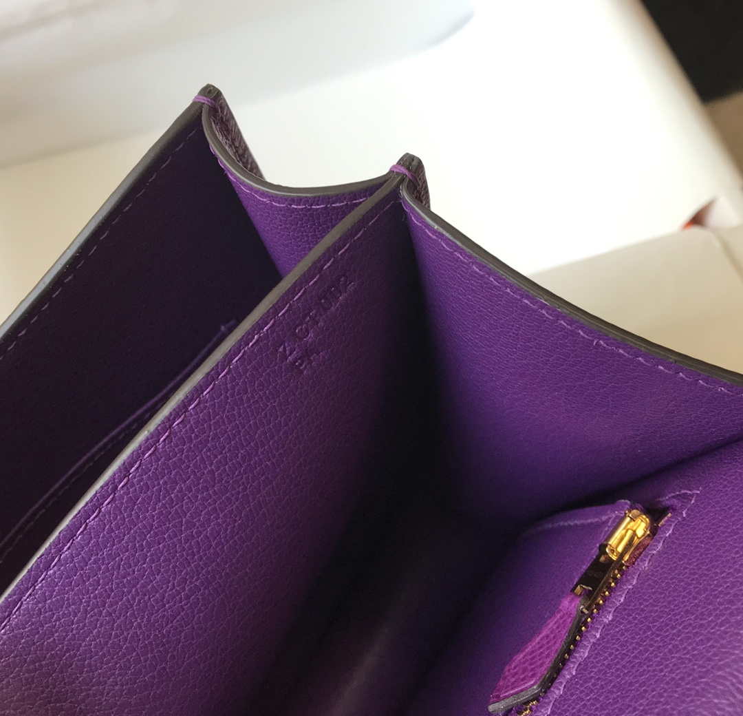 Hermes Constance Cross Body Bag Epsom Leather Gold H28404 - 18CM - View 7
