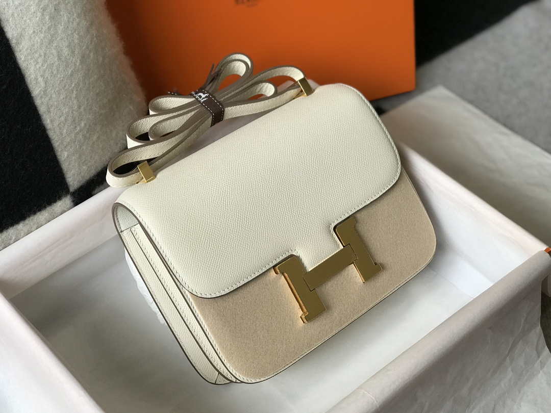 Hermes Constance Cross Body Bag Epsom Leather Gold H28405 - 18CM - View 1