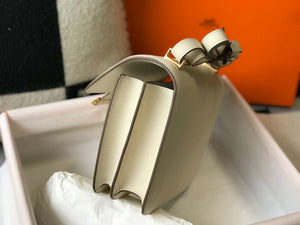 Hermes Constance Cross Body Bag Epsom Leather Gold H28405 - 18CM - View 6