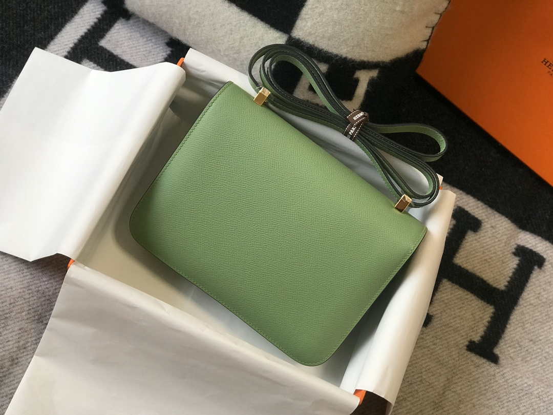 Hermes Constance Cross Body Bag Epsom Leather Gold H28406 - 18CM - View 2