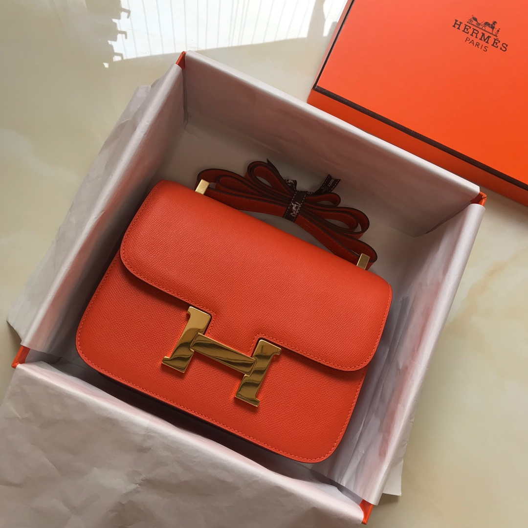Hermes Constance Cross Body Bag Epsom Leather Gold H28409 - 18CM - View 4