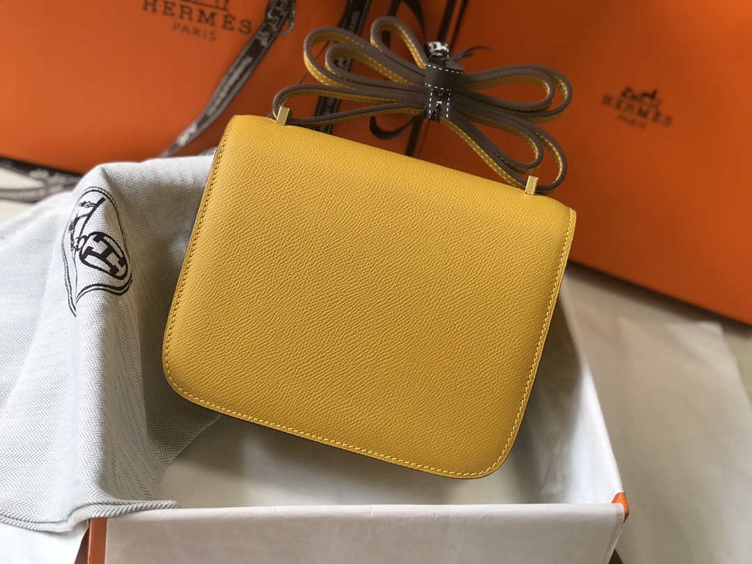Hermes Constance Cross Body Bag Epsom Leather Gold H28413 - 18CM - View 3