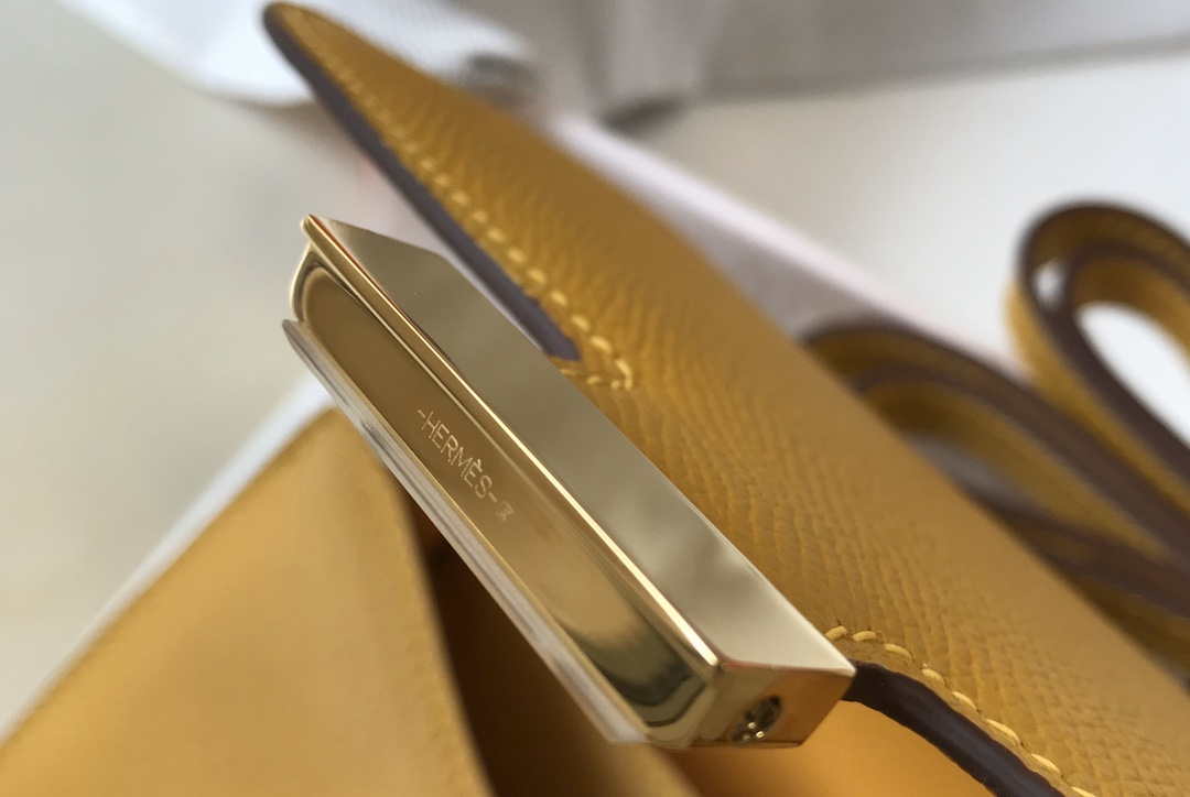 Hermes Constance Cross Body Bag Epsom Leather Gold H28413 - 18CM - View 6